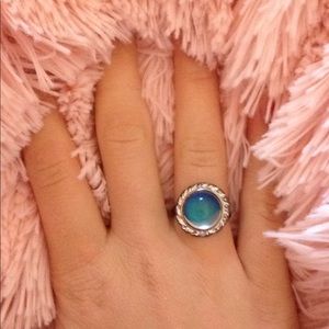 Mood ring FREE 🦋 with 25.00$ purchase